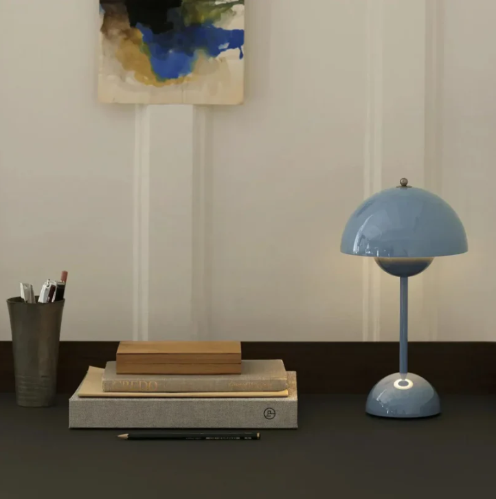 Lampe LED compacte à contrôle tactile