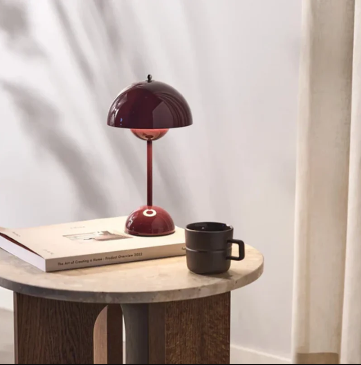 Lampe LED compacte à contrôle tactile